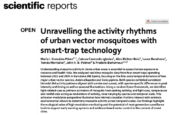 Unravelling the activity rhythms of urban vector mosquitoes with smart-trap technology